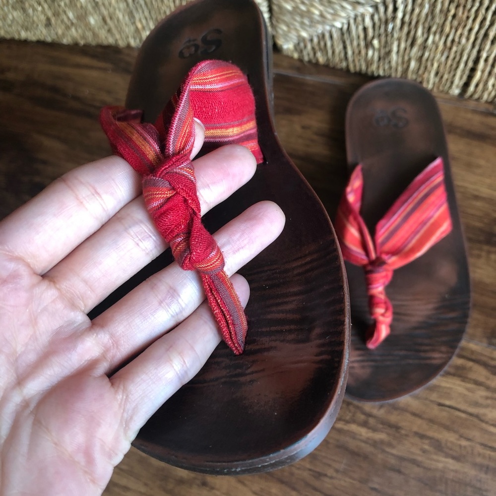 Sandals - Picture 3 of 4